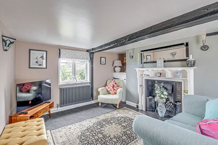 3 Bedroom Semi-Detached House For Sale In Pear Tree Cottages, Southend-On-Sea, SS3