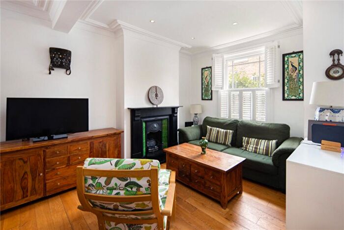 4 Bedroom Terraced House For Sale In Alderney Road, Stepney, London, E1