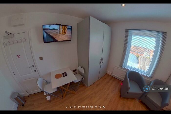 Studio To Rent In Langney Road, Eastbourne, BN21