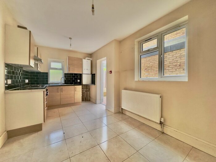 6 Bedroom Terraced House To Rent In Valnary Street, Tooting, London, SW17