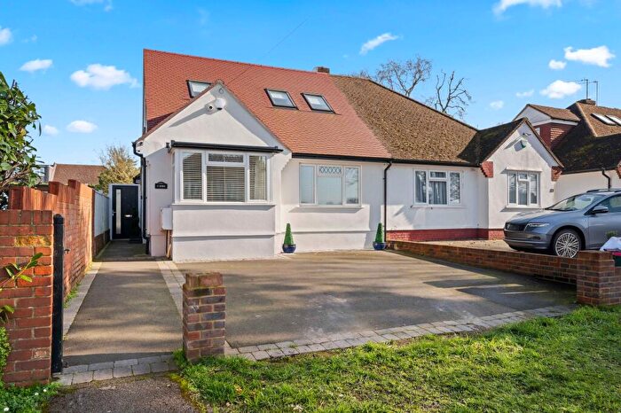 4 Bedroom Bungalow For Sale In Fir Tree Grove, Carshalton, SM5