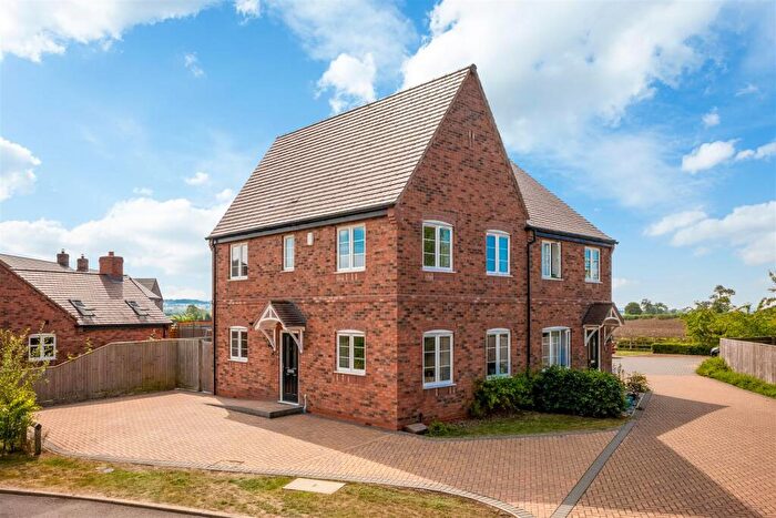 3 Bedroom Semi-Detached House For Sale In Edgehill View, Gaydon, CV35
