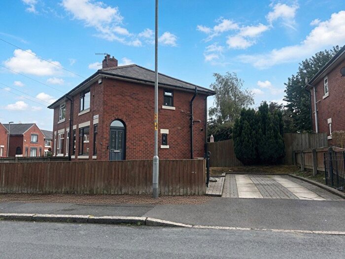 2 Bedroom Semi Detached House For Sale In Manor Road, Oldham, Greater Manchester, OL4