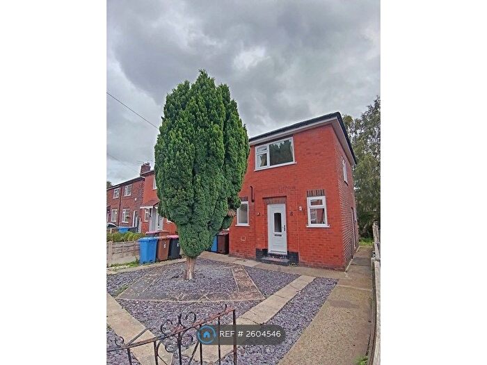 3 Bedroom Semi-Detached House To Rent In Deacon Avenue, Swinton, Manchester, M27