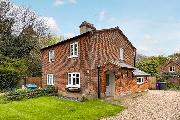 3 Bedroom Semi-Detached House For Sale In Wandon Green, Luton, LU2