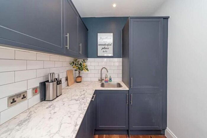 Studio To Rent In Clarence Square, Brighton, BN1