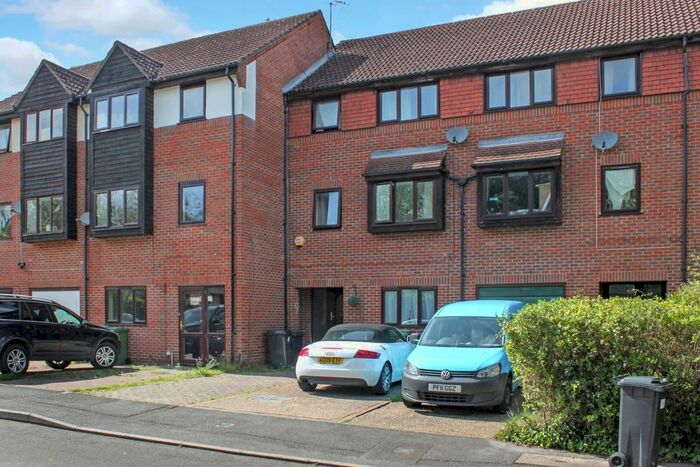 6 Bedroom Terraced House To Rent In Honeysuckle Close, Winchester, SO22