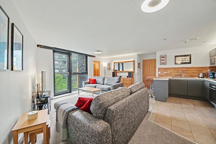 2 Bedroom Flat For Sale In Potato Wharf, Castlefield, Manchester, M3