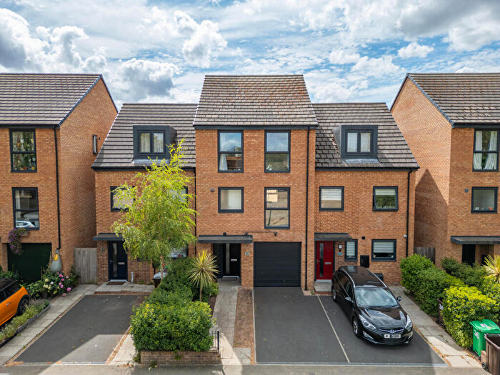 4 Bedroom Terraced House For Sale In Arkwright Walk, Nottingham, NG2