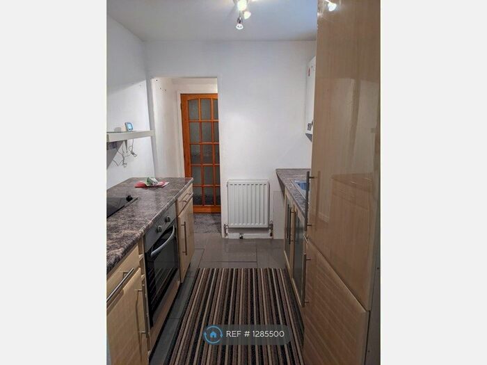 2 Bedroom Flat To Rent In Birchington Avenue, South Shields NE33
