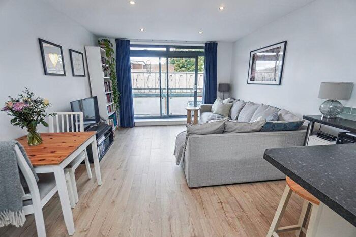 1 Bedroom Apartment For Sale In Town Centre, High Wycombe, HP13
