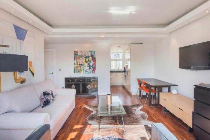 1 Bedroom Flat To Rent In Queen Anne Street, Marylebone, London, W1G