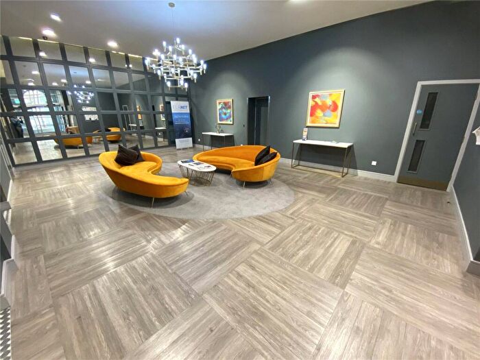 3 Bedroom Flat To Rent In Tower Building, Water Street, Liverpool, Merseyside, L3