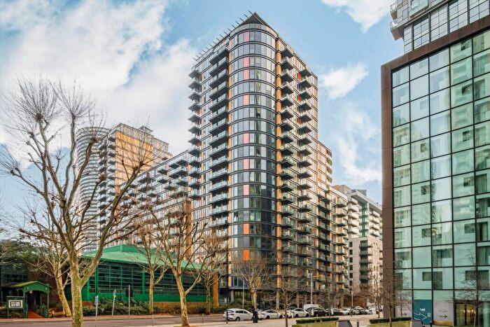 3 Bedroom Flat For Sale In Millharbour, Canary Wharf, E14