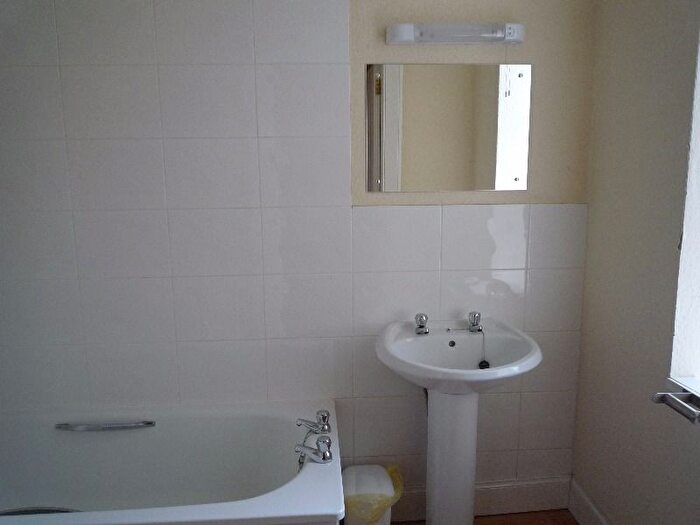 3 Bedroom Flat To Rent In Perth Road, West End, Dundee, DD1