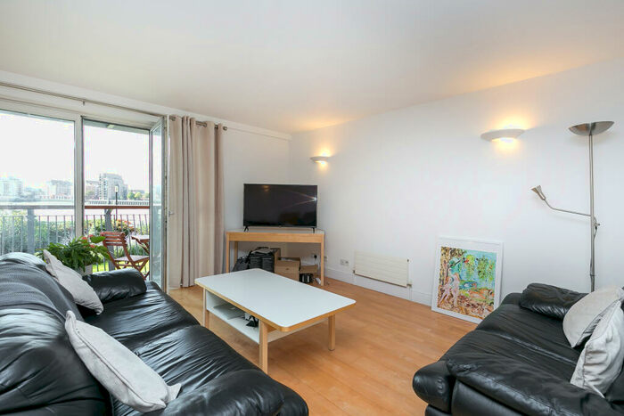2 Bedroom Apartment To Rent In Westferry Road, London, E14
