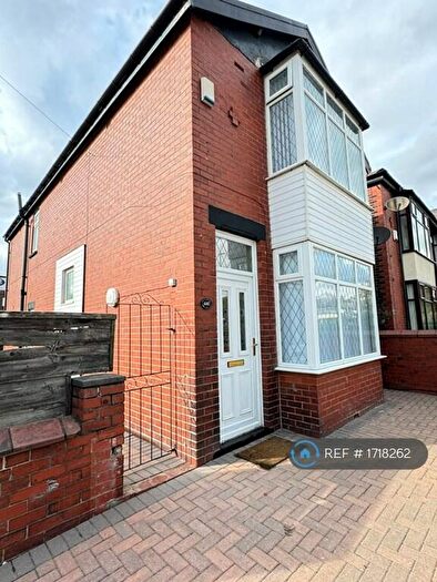 3 Bedroom Detached House To Rent In Manchester Road, Bury, BL9