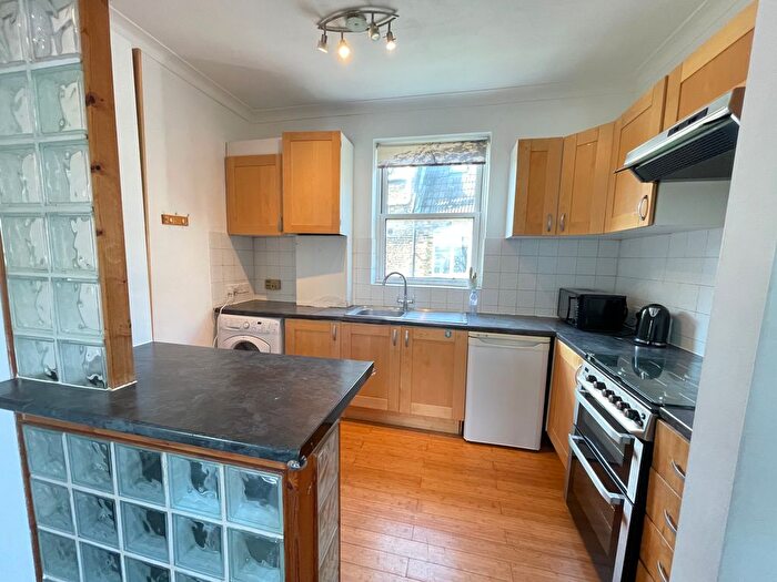 2 Bedroom Flat To Rent In Finborough Road, West Brompton, London, SW10