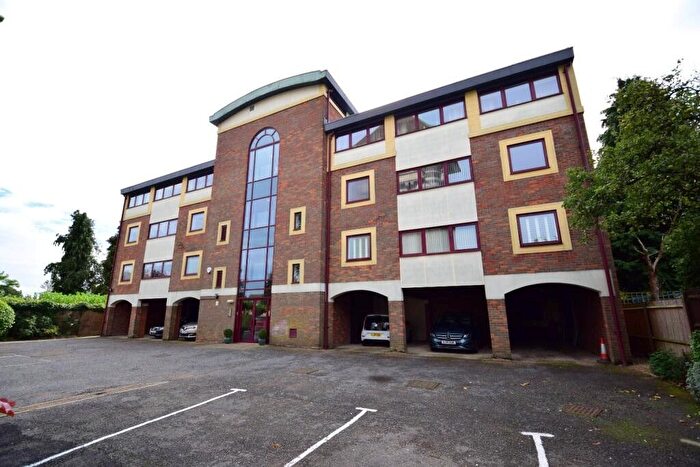3 Bedroom Flat For Sale In West Hill Road, Luton, LU1