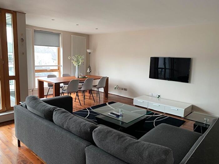 2 Bedroom Flat To Rent In Gardners Crescent, Edinburgh, EH3