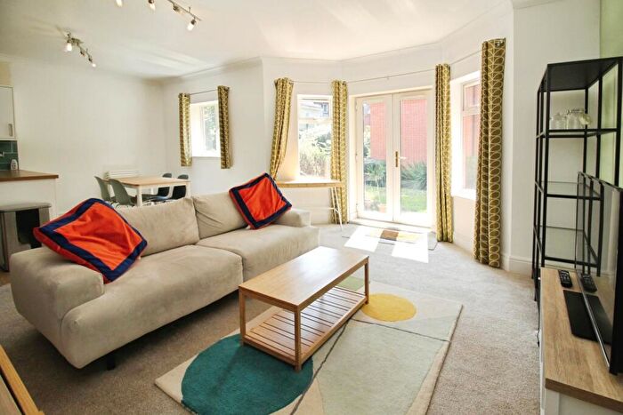 2 Bedroom Apartment To Rent In Oakhurst, Cardigan Road, Headingley, LS6