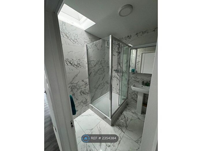 1 Bedroom Flat To Rent In London Road, Morden, SM4