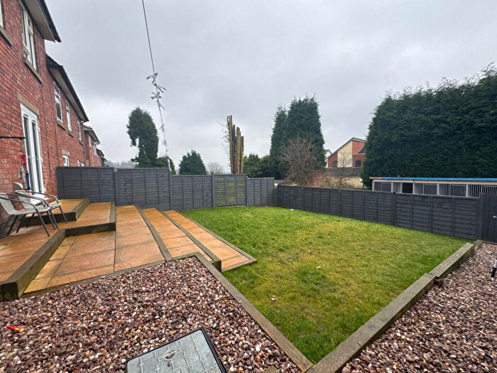 3 Bedroom Semi-Detached House For Sale In Woodfield Road, Dudley, DY3