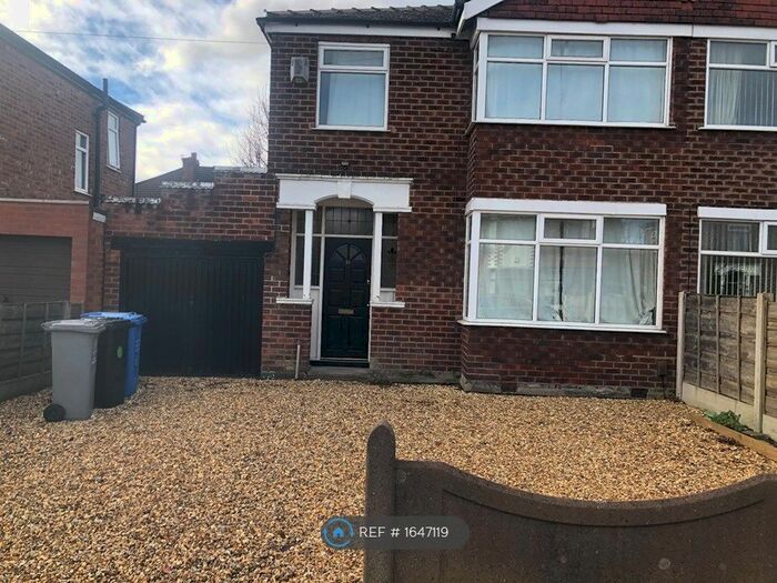 3 Bedroom Semi-Detached House To Rent In Bradwell Avenue, Stretford, Manchester, M32