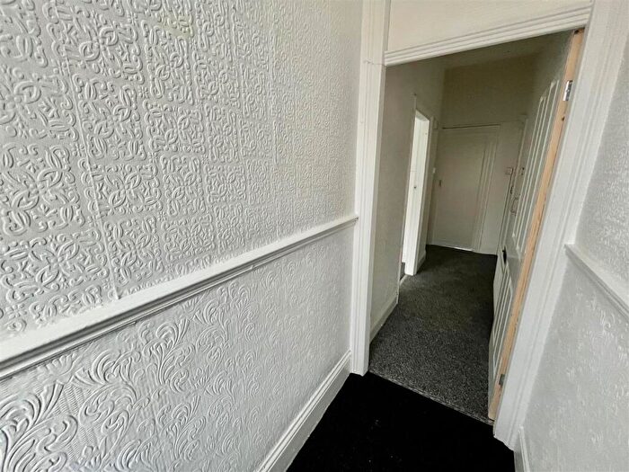 2 Bedroom Flat To Rent In Whitehall Road, Bensham, Gateshead, NE8