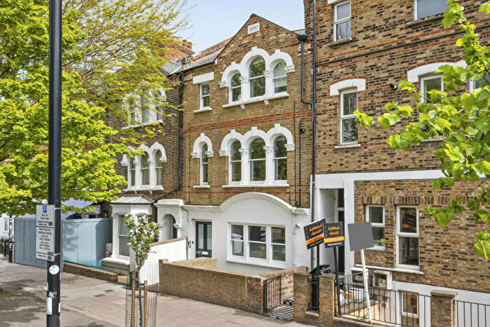 1 Bedroom Apartment For Sale In Drayton Park, London, N5