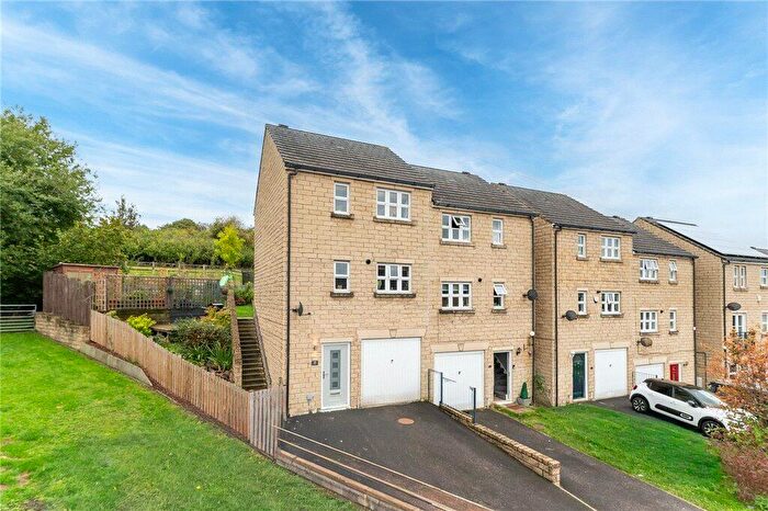 3 Bedroom End Of Terrace House For Sale In Herdwick View, East Morton, West Yorkshire, BD20