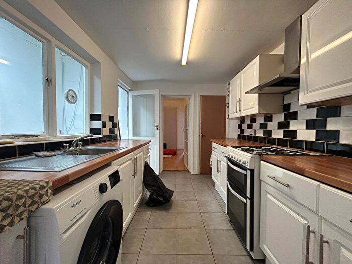 4 Bedroom Terraced House To Rent In Lea Road, UB2