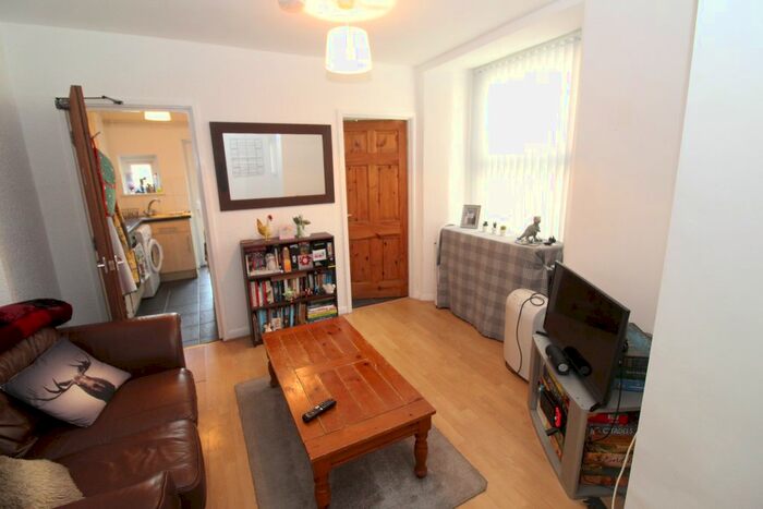 2 Bedroom Flat To Rent In Miskin Street, Cathays, Cardiff, CF24