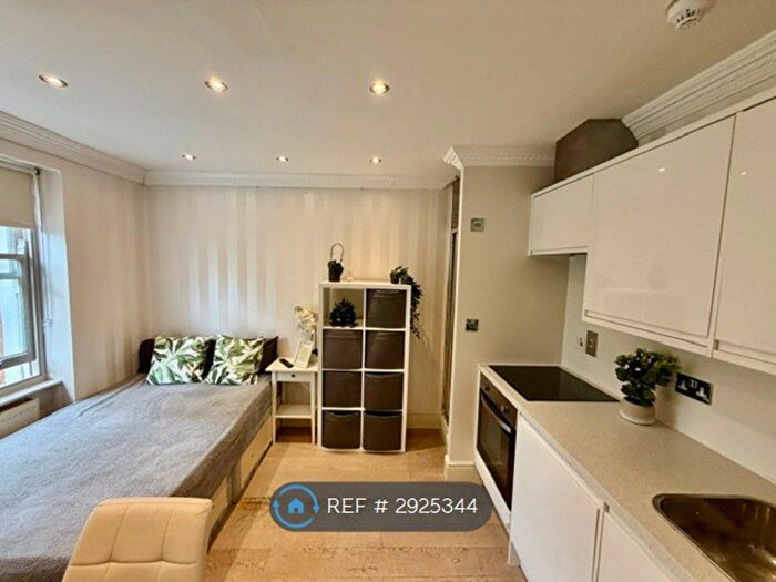 Studio To Rent In Stanwick Road, London, W14