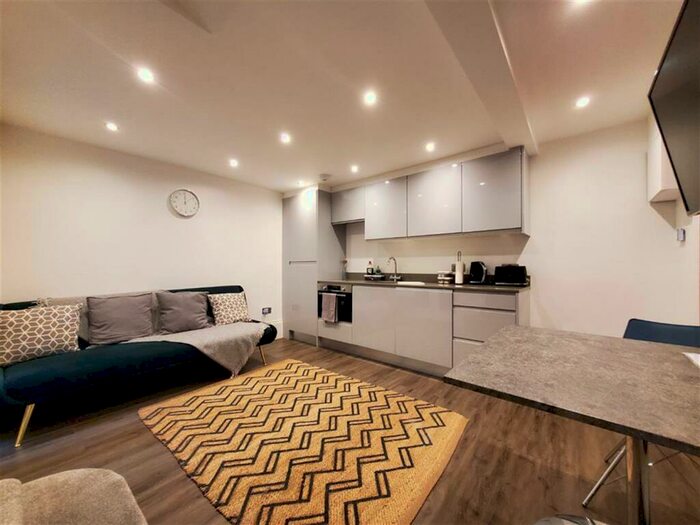 2 Bedroom Apartment To Rent In Friar Street, Reading, RG1