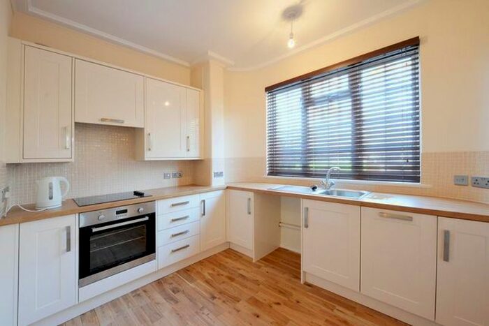 2 Bedroom Flat To Rent In The Highway, London, E1W