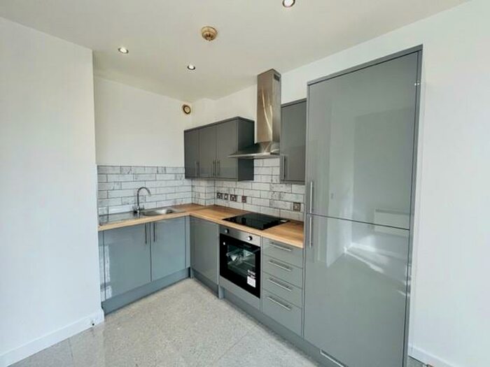 1 Bedroom Flat To Rent In Colonial Buildings, - Sunbridge Road, Bradford, BD1