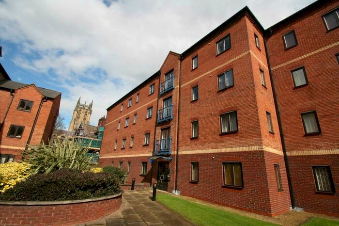 2 Bedroom Flat To Rent In Langtons Wharf, Leeds, West Yorkshire, LS2