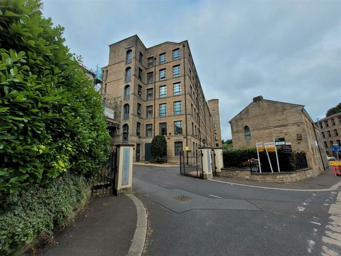 1 Bedroom Apartment To Rent In Stoney Lane, Longwood, Huddersfield, HD3
