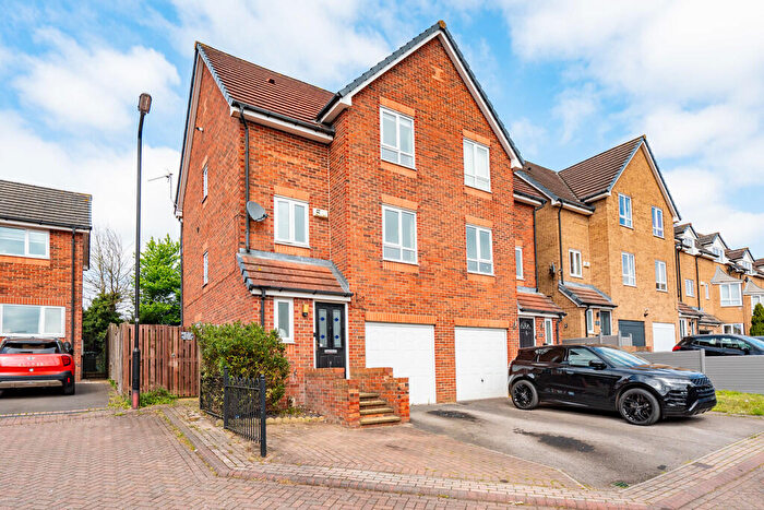 3 Bedroom Semi-Detached House For Sale In Garden House Drive, Kiveton Park, S26