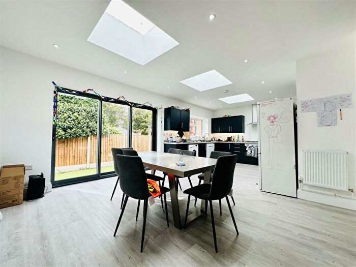 8 Bedroom House To Rent In Harrington Drive, Nottingham, NG7