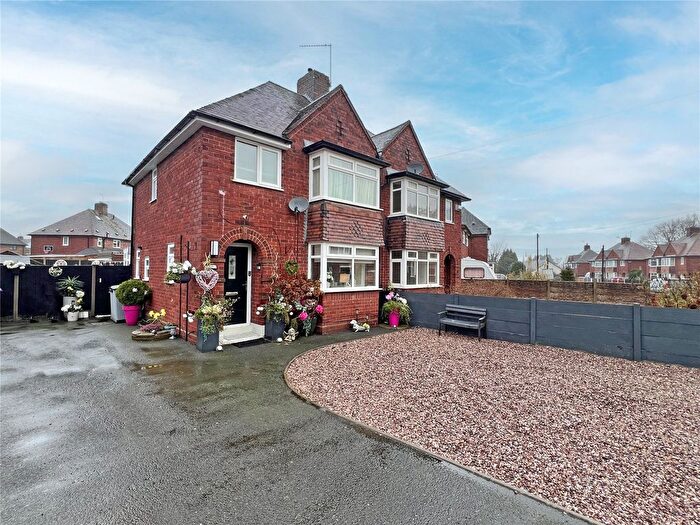 3 Bedroom Semi Detached House For Sale In Parkdale, Leegomery, Telford, TF1