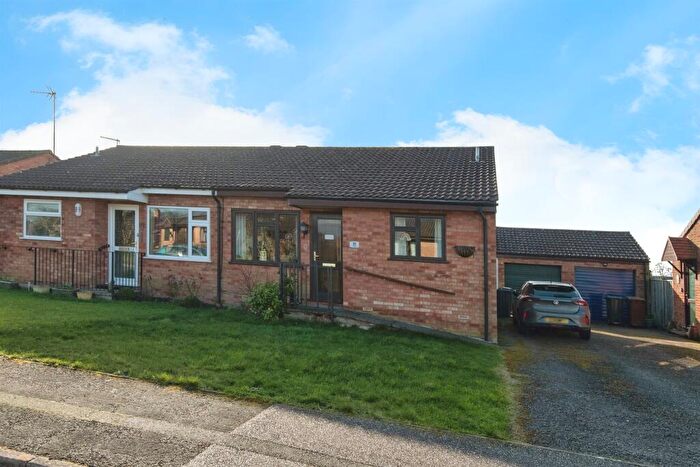 2 Bedroom Semi-Detached Bungalow For Sale In Hollingarth Way, Hemyock, Cullompton, EX15