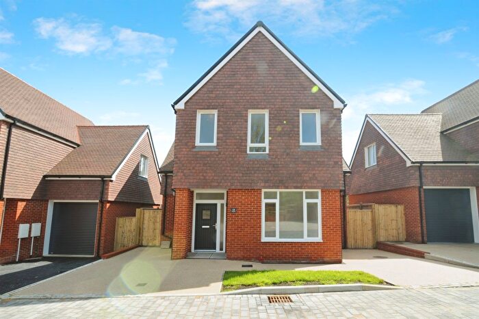 3 Bedroom Property To Rent In Market Gardens, Fairlight, Hastings, TN35