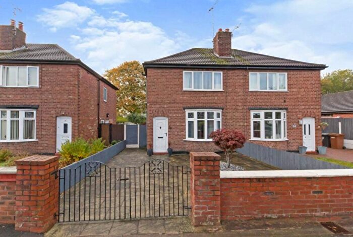 3 Bedroom House To Rent In Henry Street, Crewe, CW1