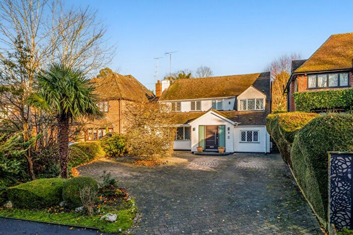 4 Bedroom Detached House For Sale In Prowse Avenue, Bushey, WD23