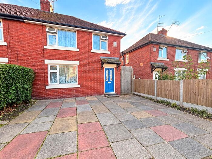 4 Bedroom Semi Detached House For Sale In Palace Road, Ashton-Under-Lyne, OL6