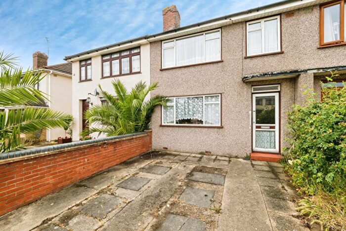 3 Bedroom Terraced House For Sale In South End Road, Hornchurch, Essex, RM12