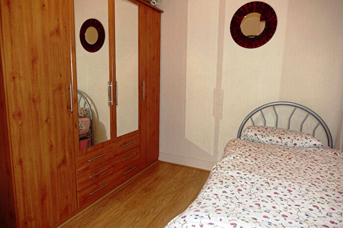 2 Bedroom Apartment To Rent In Lowlands Road, Harrow, HA1