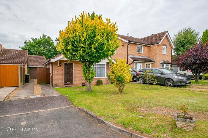 2 Bedroom Detached Bungalow For Sale In Hawthorn Close, Ampthill, MK45
